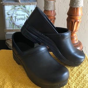 🍓NWOT-Black Dansko🍓